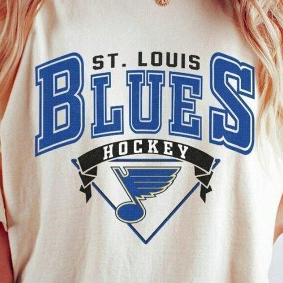St Louis Blues 90s Hockey Retro Crewneck Graphic Fan Unisex T-Shirt 165 - Picture 2 of 5